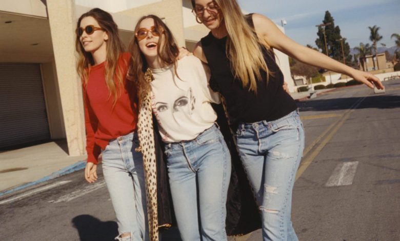 HAIM Tetapkan Tanggal Peluncuran Album “Women in Music Pt. III”, Sembari Lepas Single Baru “I Know Alone” 23