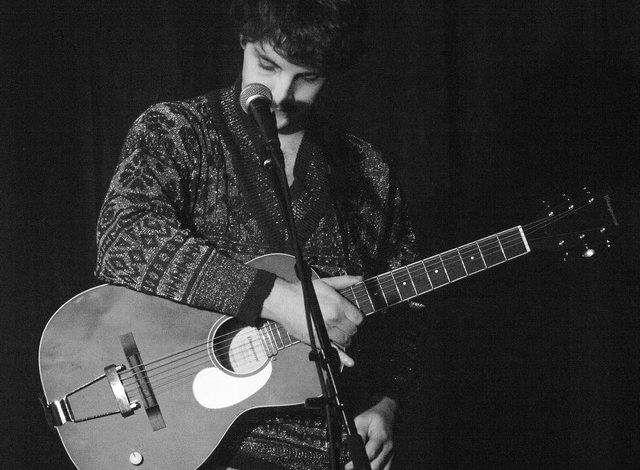 Ulasan lagu Matthew Steven Whitaker - MATERIAL THINGS - ParaPOP