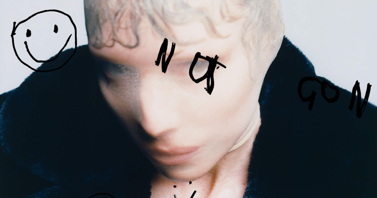 Apa itu dark pop, gambar resmi Lykke Li dengan wajah buram dan coretan tangan di atasnya